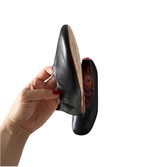 JOHNNY WAS JADE BALLET Black Leather FLAT Loefer - Picture 2 of 16